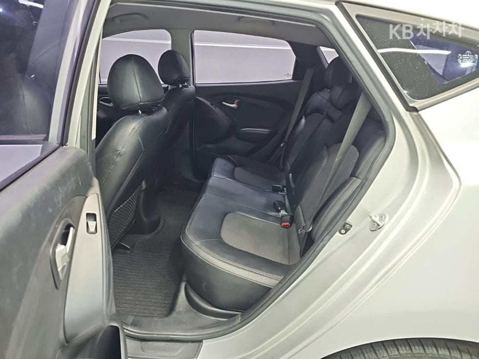 Хюндай ТуксонixДизел 2WD LX20 Лукс - 12