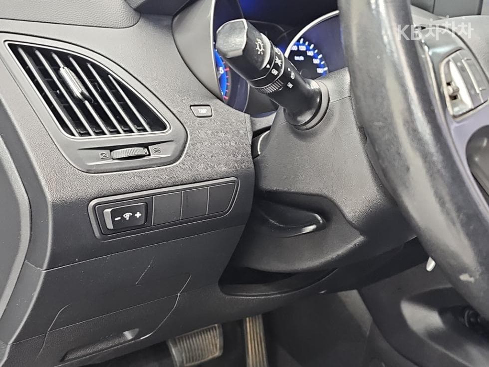 Хюндай ТуксонixДизел 2WD LX20 Лукс - 16
