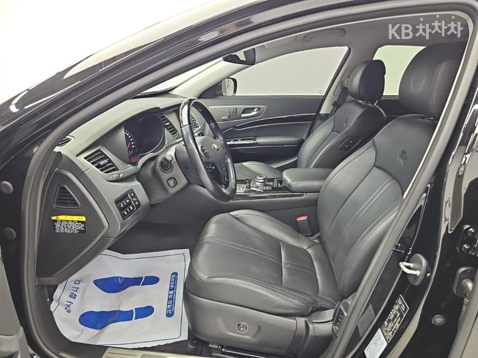 Киа K93.8 GDI Noblesse Стандартен - 11