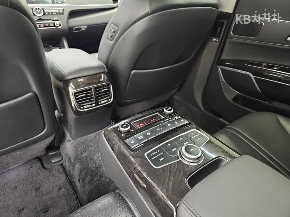 Киа K93.8 GDI Noblesse Стандартен - 13