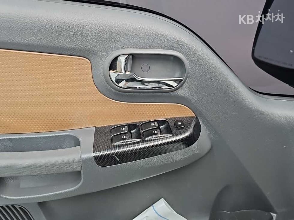 Киа The New (фейслифт) Бонго 3 (лек)1 тон Двойна Кабина Удължено междуосие 2WD GLS - 15