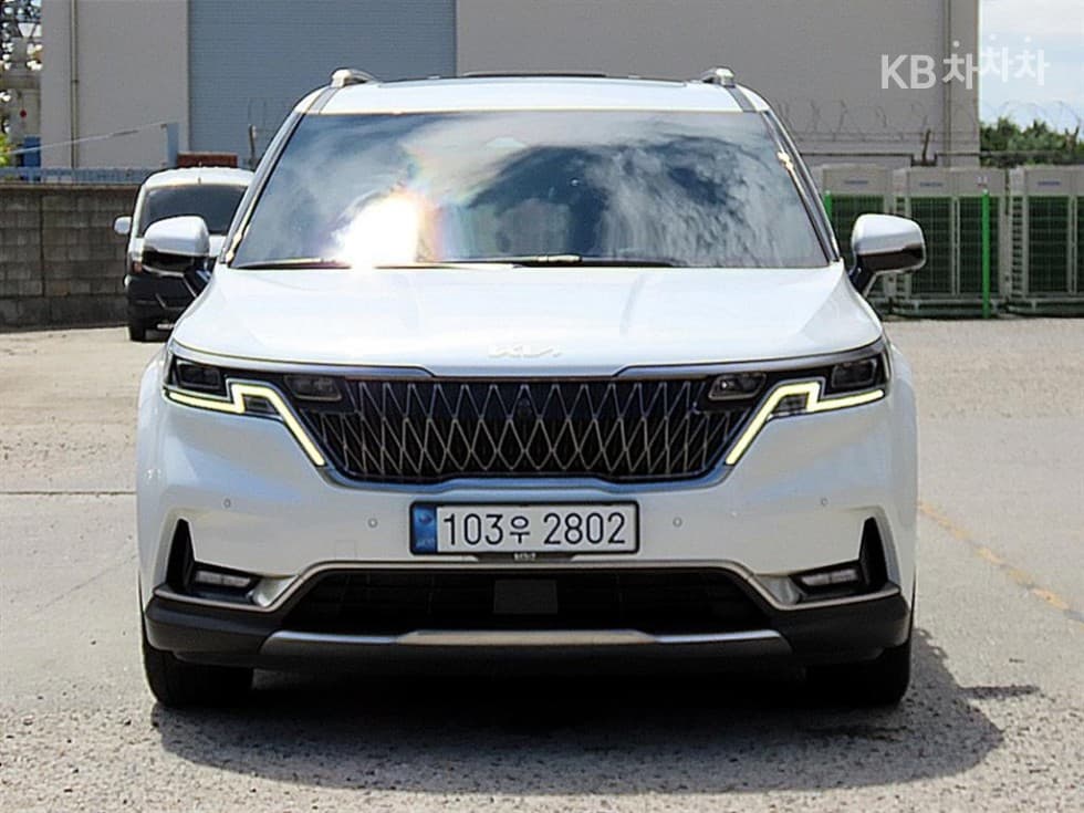 Kia Carnival 4th generation G3.5 GDI 7-seater (Limousine) Signature - Image 1