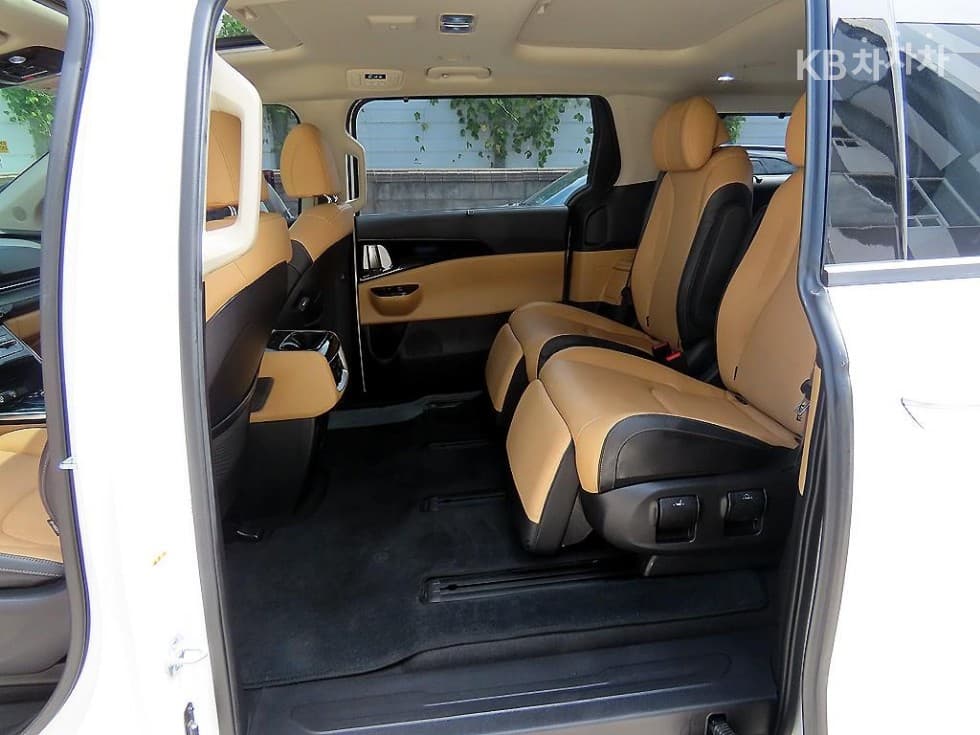 Kia Carnival 4th generationG3.5 GDI 7-seater (Limousine) Signature - 6