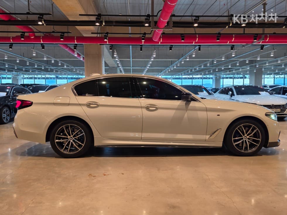 BMW 올Нов5 Серия (G30)520i Luxury - 3