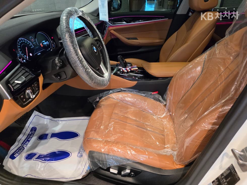 BMW 올Нов5 Серия (G30)520i Luxury - 13