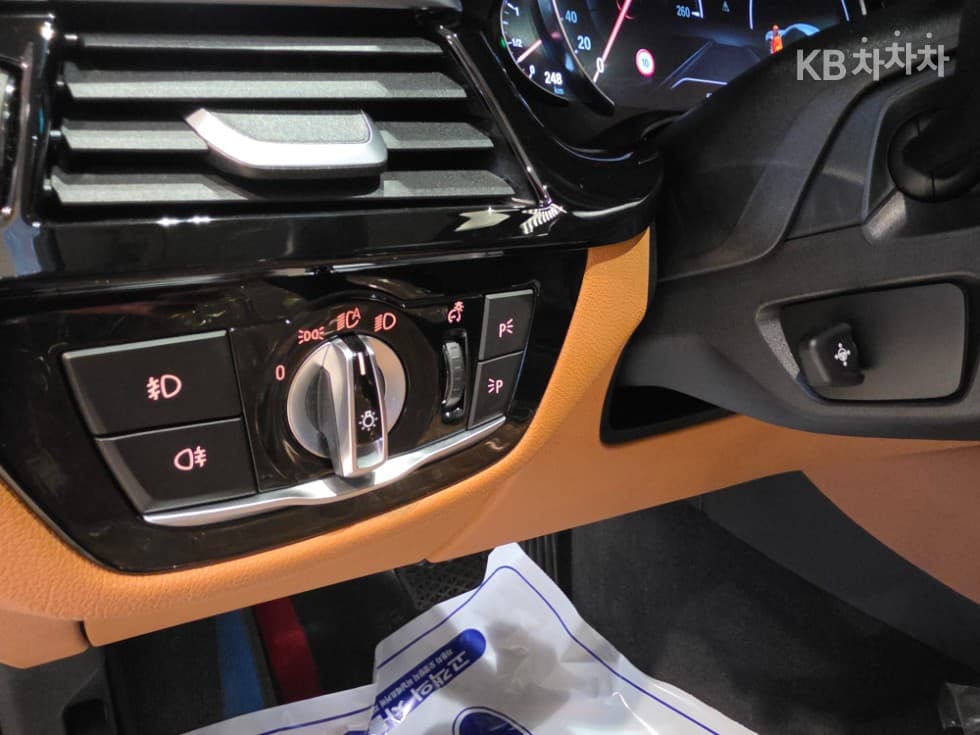 BMW 올Нов5 Серия (G30)520i Luxury - 19