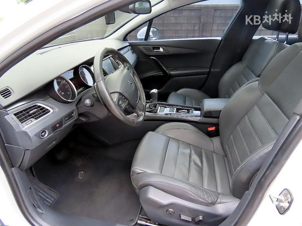 Peugeot 5081.6 럭스 - 5