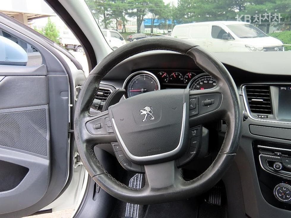 Peugeot 5081.6 럭스 - 8