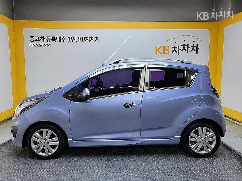 GM Chevrolet Spark LT Base - Image 2