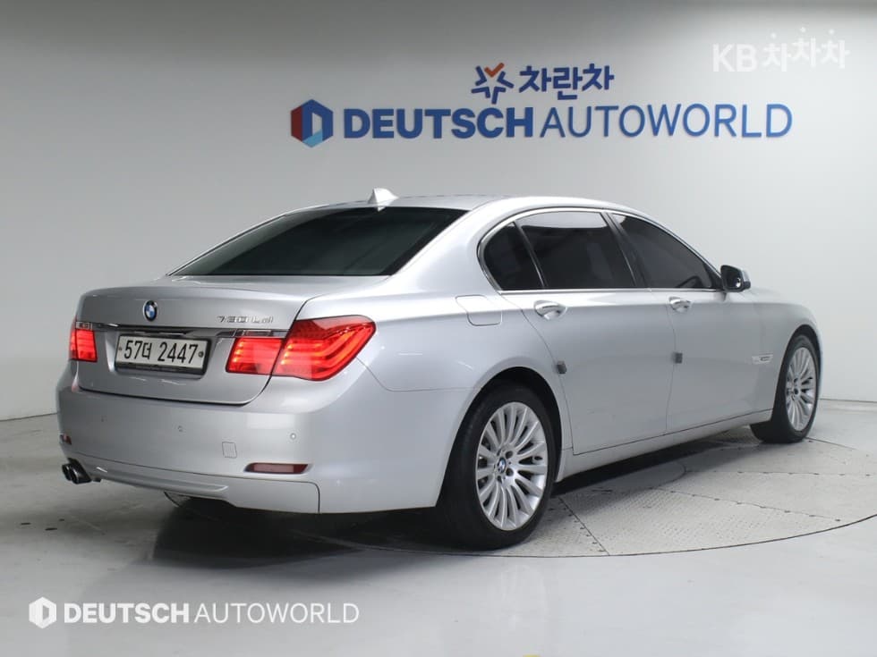 BMW Нов7시리즈730Ld F02 - 2