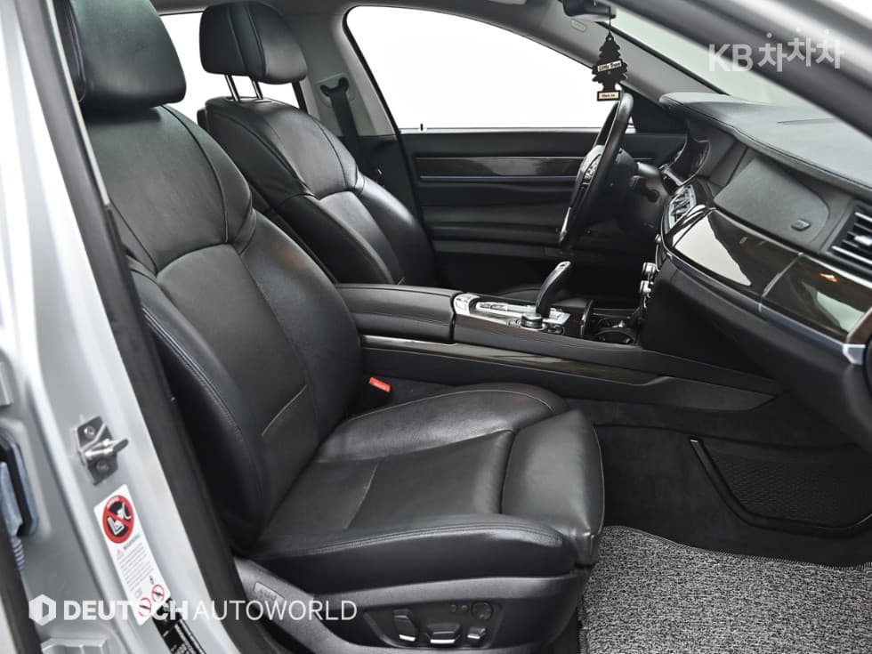 BMW Нов7시리즈730Ld F02 - 10