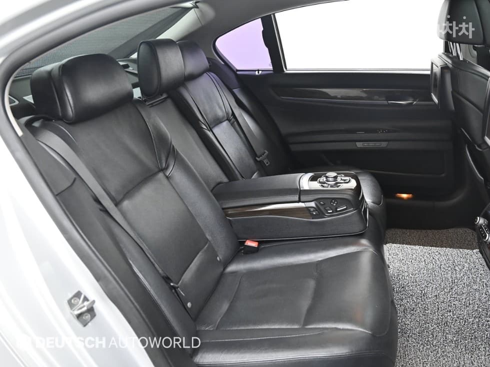 BMW Нов7시리즈730Ld F02 - 12