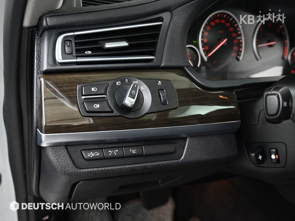BMW Нов7시리즈730Ld F02 - 17