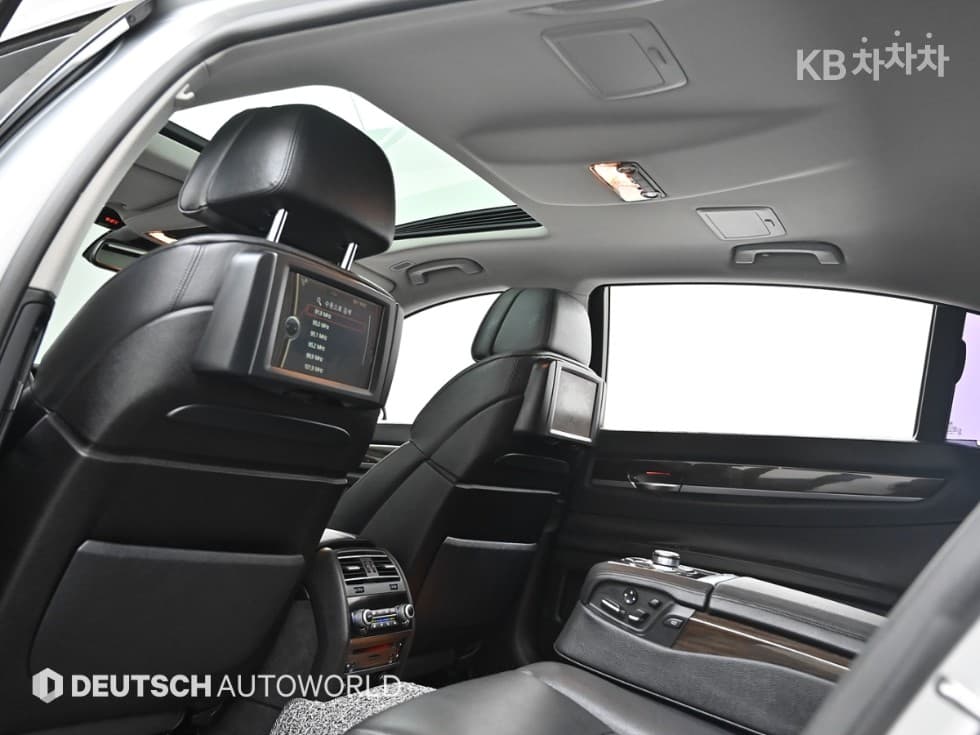 BMW Нов7시리즈730Ld F02 - 19