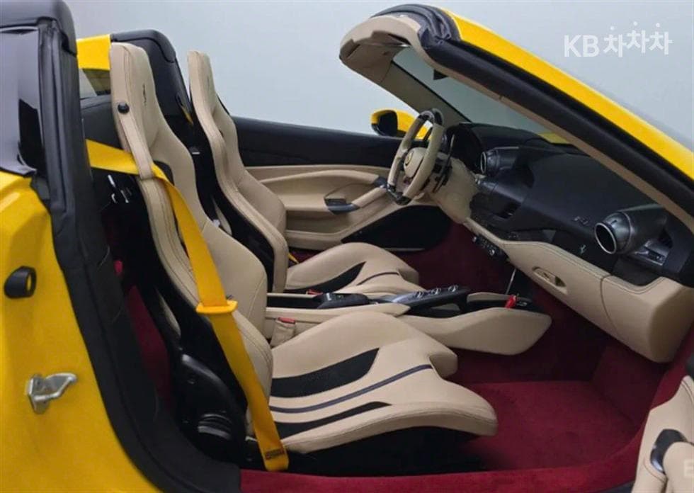 페라리 F8Spider 3.9 V8 - 11