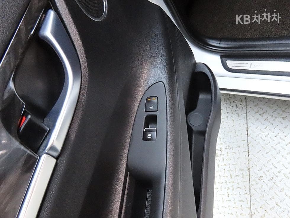 Hyundai Grandeur (Azera)IG2.4 Premium Standard - 18