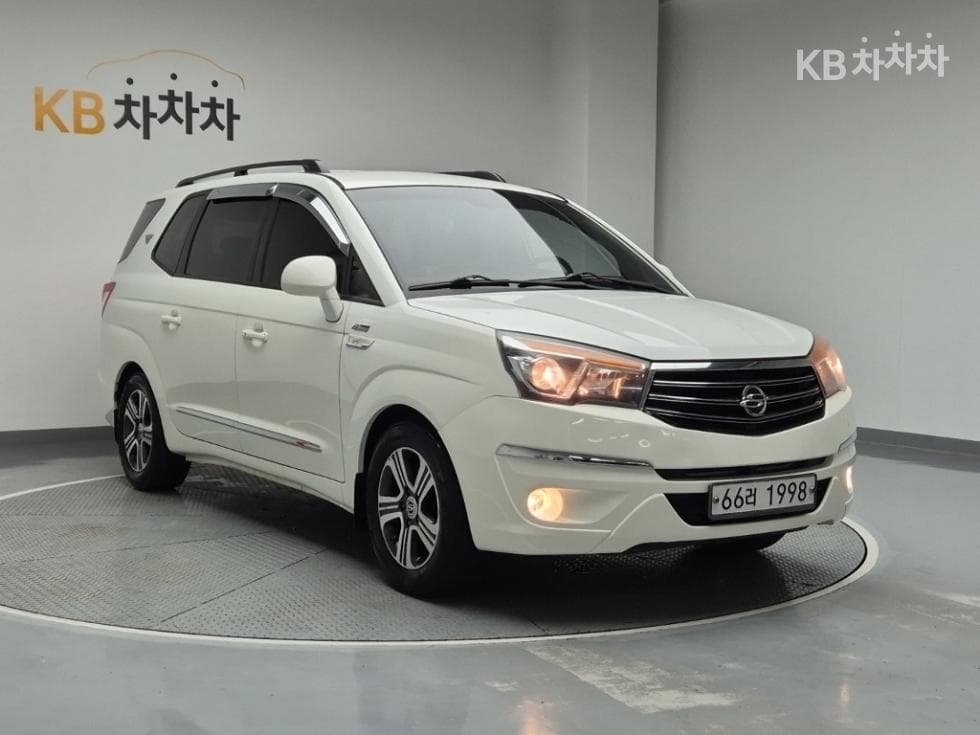 КейДжи Мобилити 코란도 투리스모4x4 GT 9-местен - 4