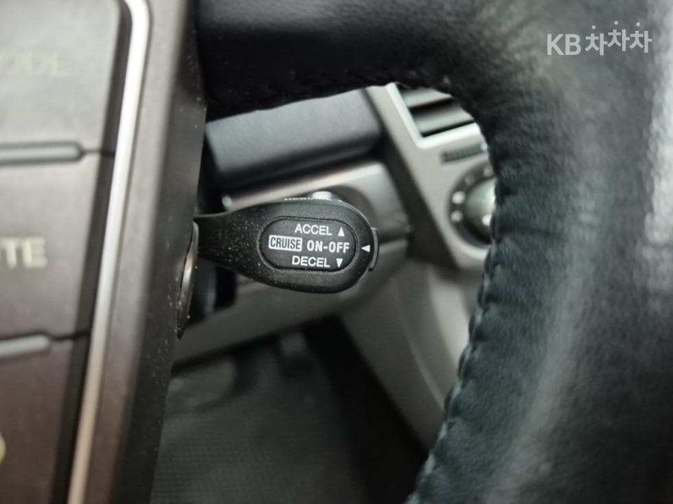 КейДжи Мобилити 코란도 투리스모4x4 GT 9-местен - 16