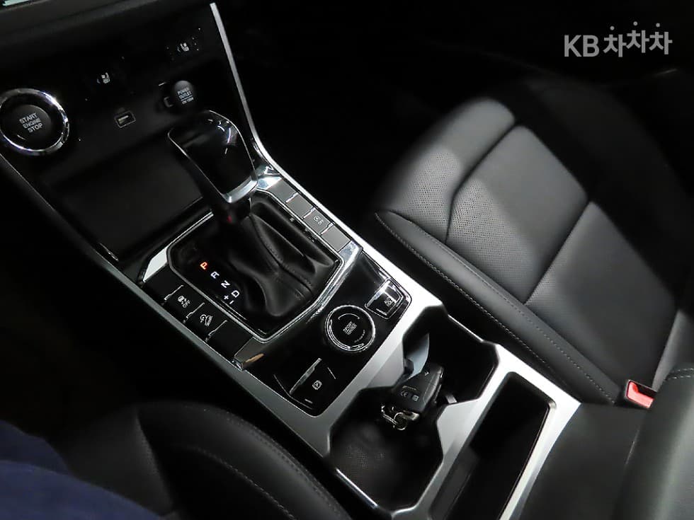 КейДжи Мобилити 뷰티플 코란도1.5 GDi Turbo 2WD C7 - 12