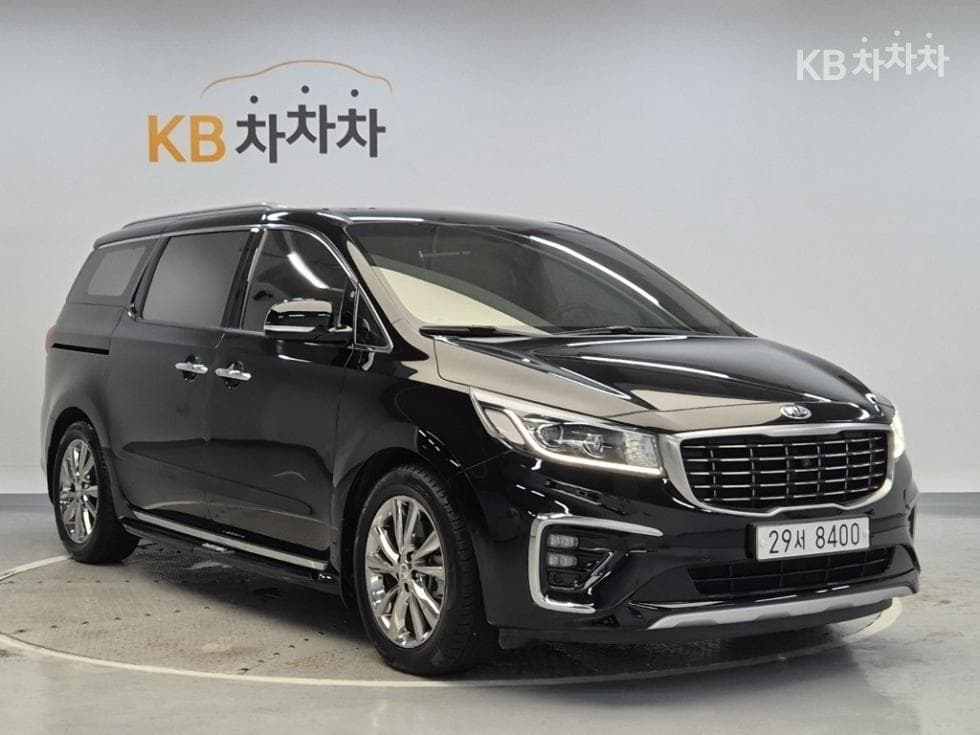 Kia The New Carnival 7-Passenger 2.2 Diesel Limousine President - Image 4