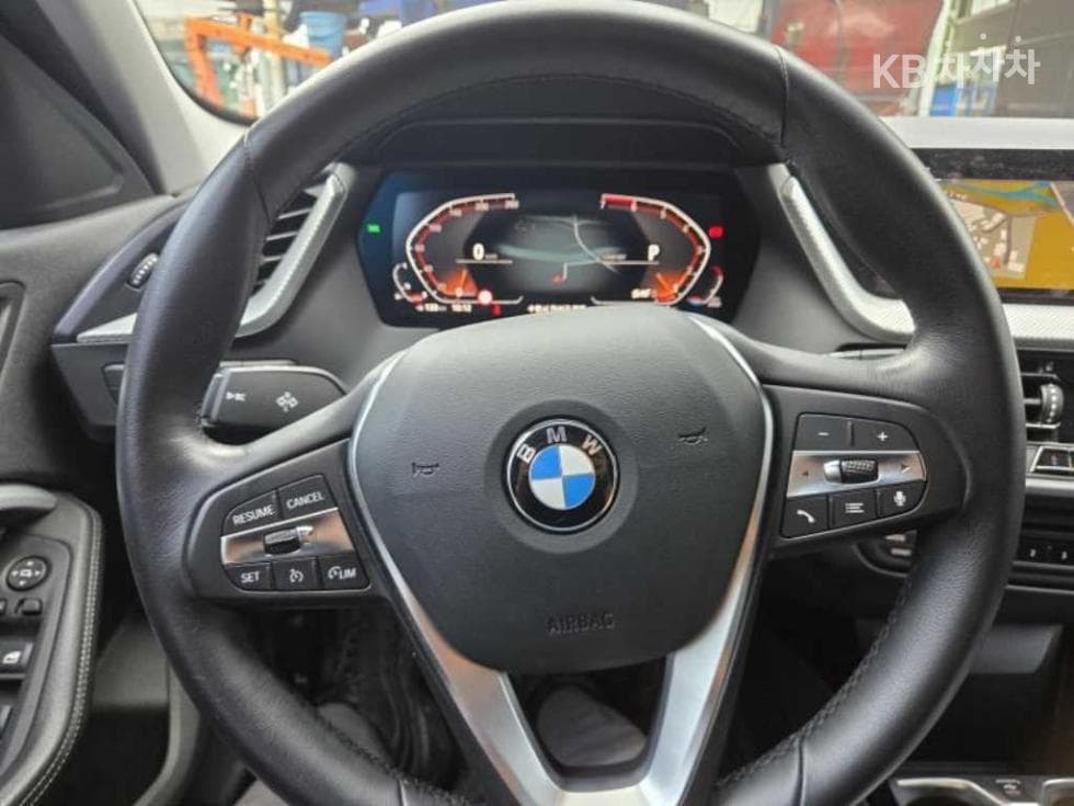 BMW 1시리즈 F40120i M Sport - 10