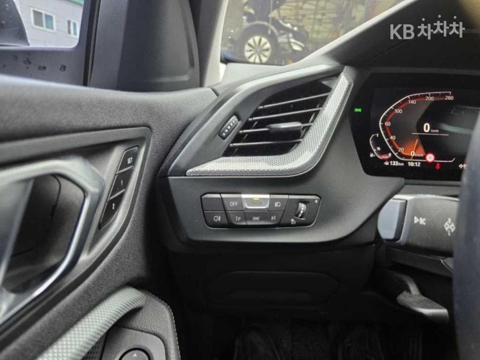 BMW 1시리즈 F40120i M Sport - 12