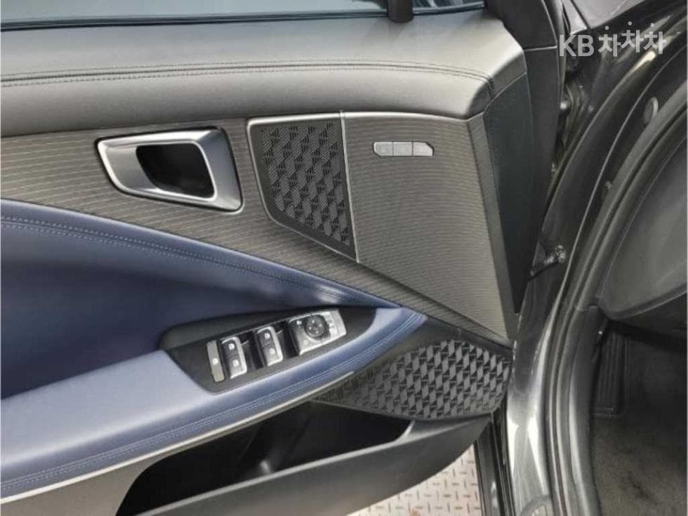 Киа The New (фейслифт) K83.5 Бензин AWD 시그니쳐 블랙 - 16