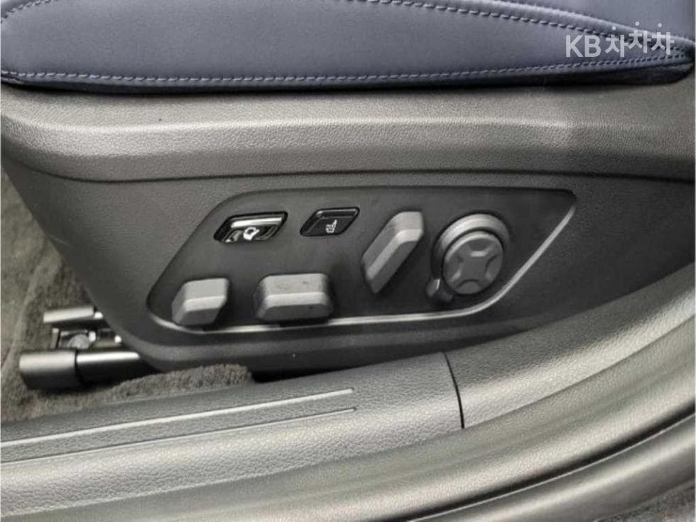 Киа The New (фейслифт) K83.5 Бензин AWD 시그니쳐 블랙 - 18