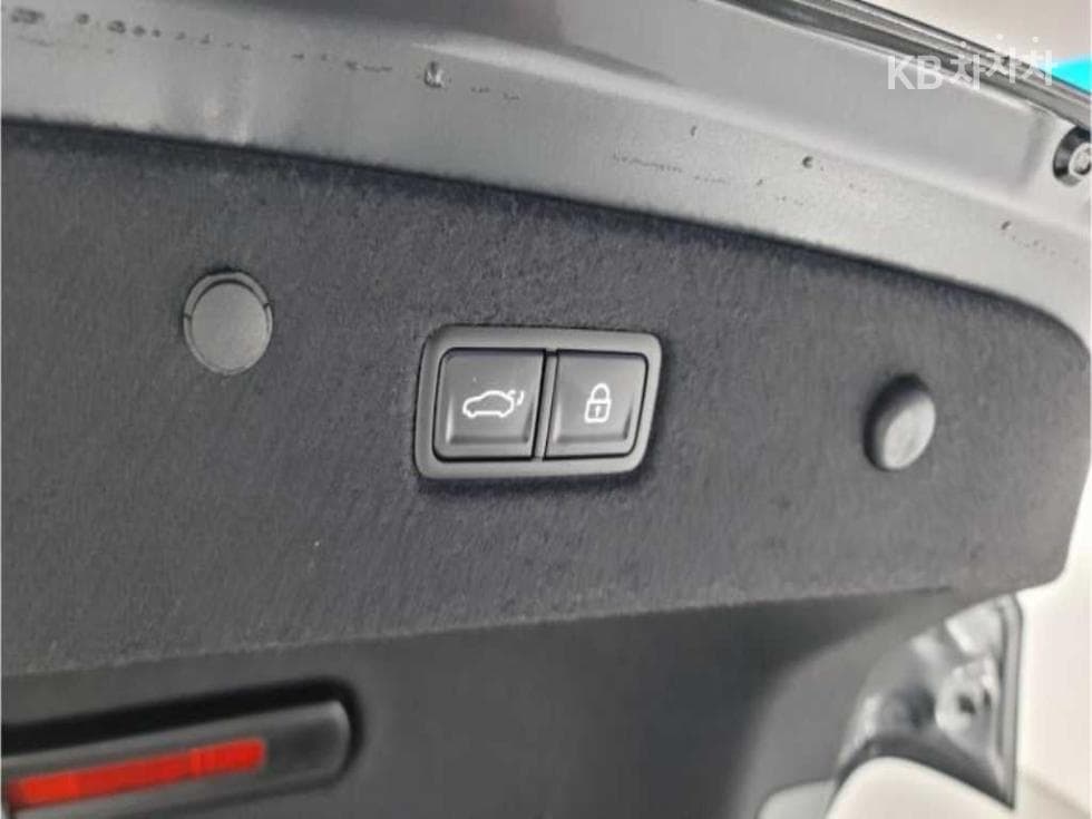 Киа The New (фейслифт) K83.5 Бензин AWD 시그니쳐 블랙 - 20