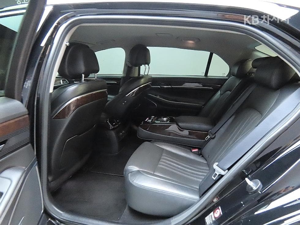 Genesis EQ9003.3 T-GDI Luxury - 11