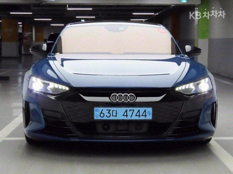 아우디 e-tron GT Quattro Premium. - Image 1