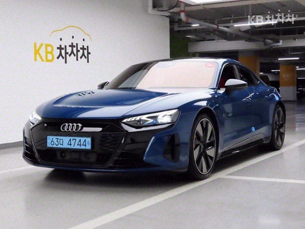 아우디 e-tron GT Quattro Premium. - Image 2