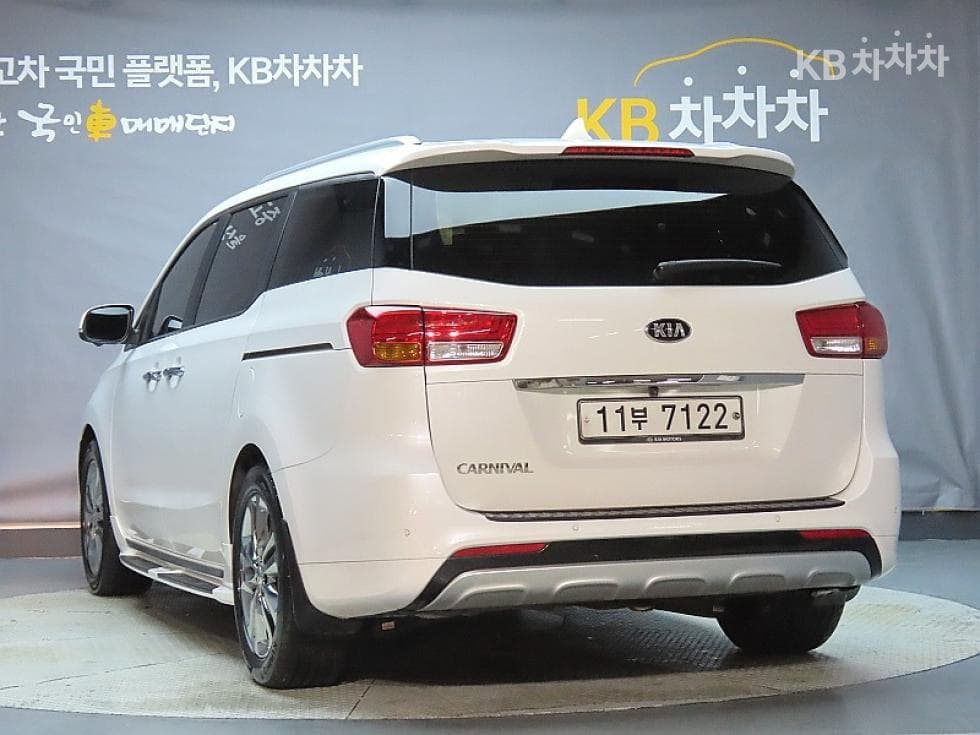 Киа All New Канивал9-местен 2.2 Дизел Престиж - 4