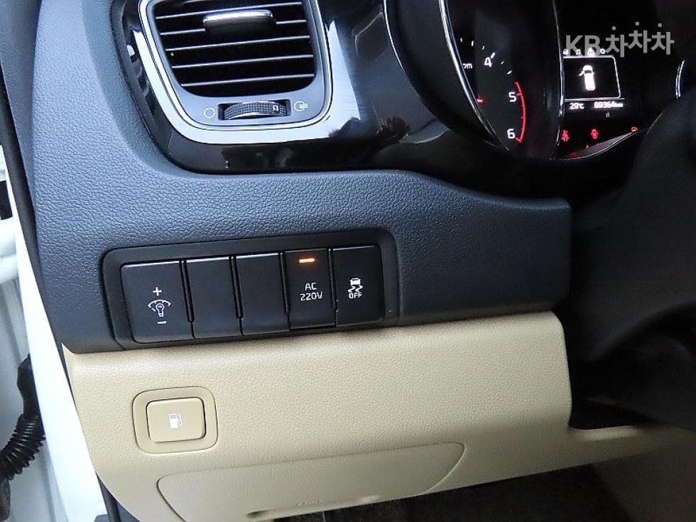 Киа All New Канивал9-местен 2.2 Дизел Престиж - 13