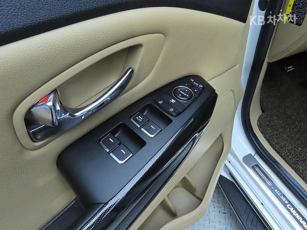 Киа All New Канивал9-местен 2.2 Дизел Престиж - 14