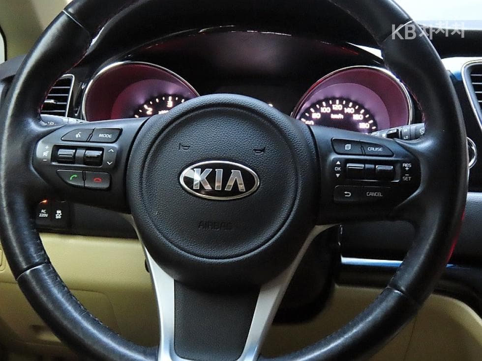 Киа All New Канивал9-местен 2.2 Дизел Престиж - 18