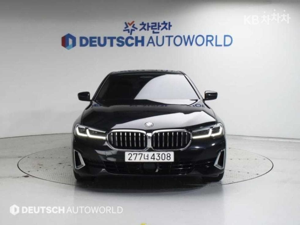 BMW All-New 5 Series (G30) 523d Luxury - Image 3
