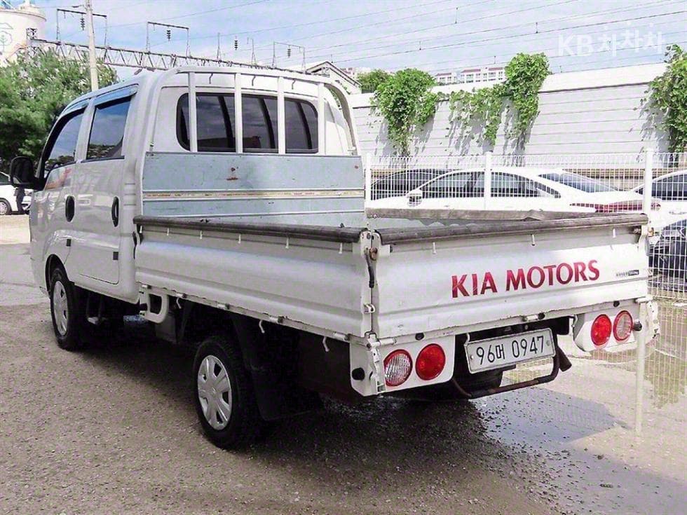 Kia Bongo3 1-ton Super Extended Double Cab CRDi LTD - Image 3