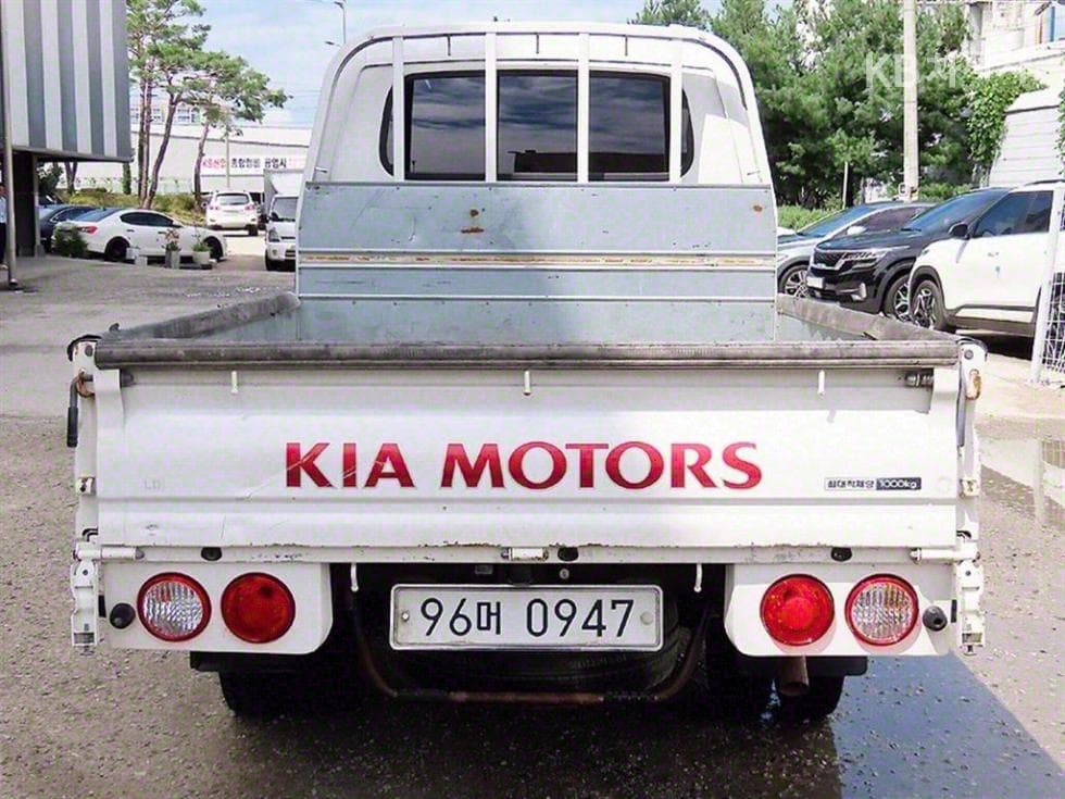 Kia Bongo3 1-ton Super Extended Double Cab CRDi LTD - Image 4