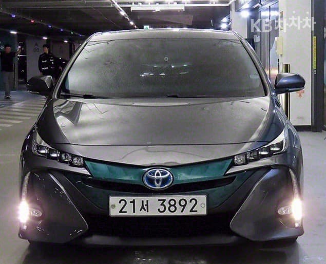 Toyota Prius 프라임1.8 PHEV - 2