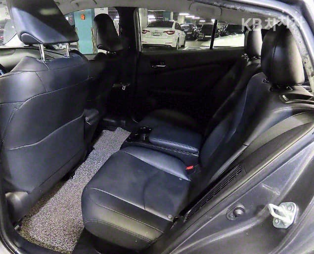 Toyota Prius 프라임1.8 PHEV - 7