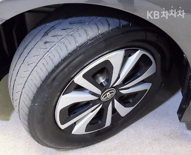 Toyota Prius 프라임1.8 PHEV - 20