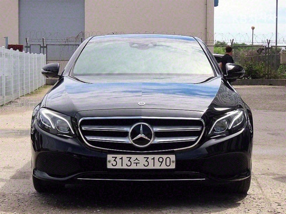Mercedes-Benz E-Клас (W213) E300 Avantgarde - Image 1