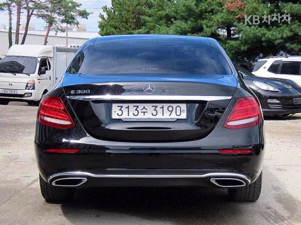 Mercedes-Benz E-Клас (W213)E300 Avantgarde - 4