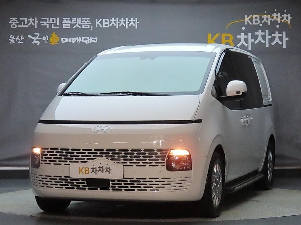 Хюндай Staria Cargo 2.2 Cargo 5 Modern - Image 1