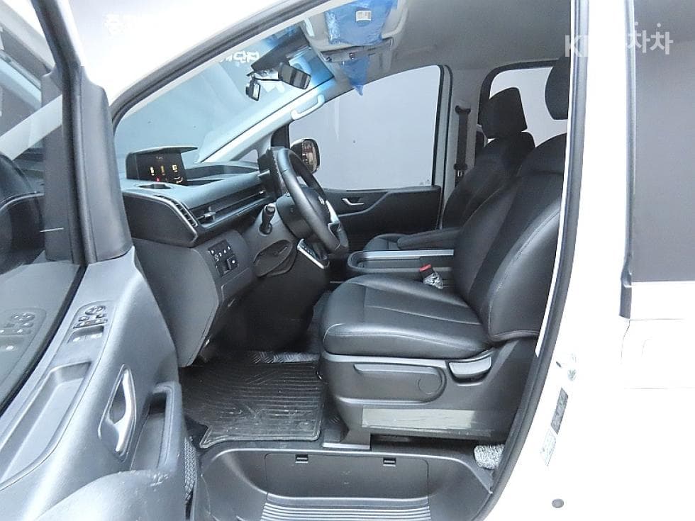 Хюндай Staria Cargo2.2 Cargo 5 Modern - 10