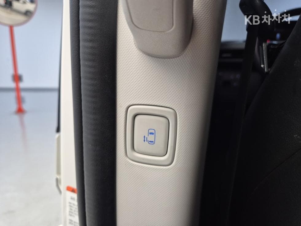 Хюндай Staria3.5 LPG Турер 9 Modern - 19