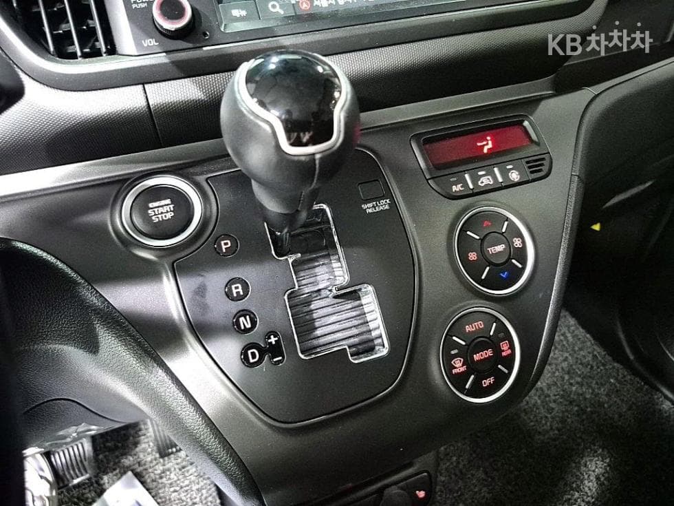 Киа The New (фейслифт) Киа Рей (ван)1.0 Бензин Signature - 10