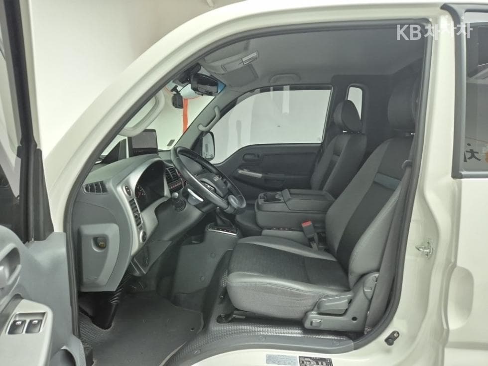 Киа The New (фейслифт) Бонго 3 (лек) EVBox Truck 1 тон 저상형 Королевска кабина Удължено междуосие Стандартен - 10