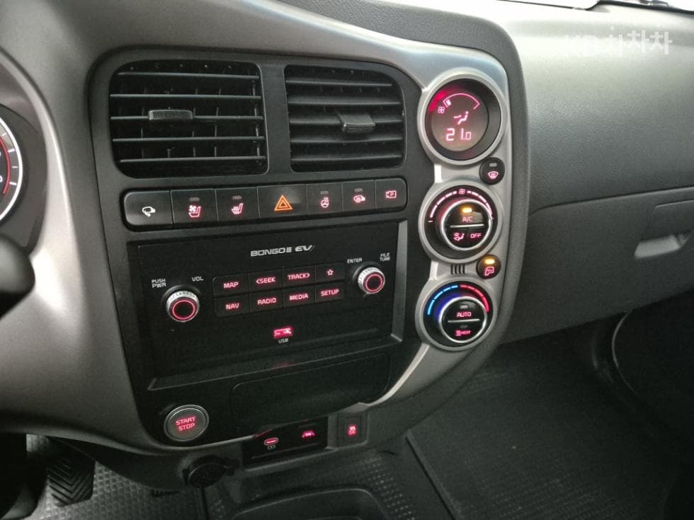 Киа The New (фейслифт) Бонго 3 (лек) EVBox Truck 1 тон 저상형 Королевска кабина Удължено междуосие Стандартен - 14